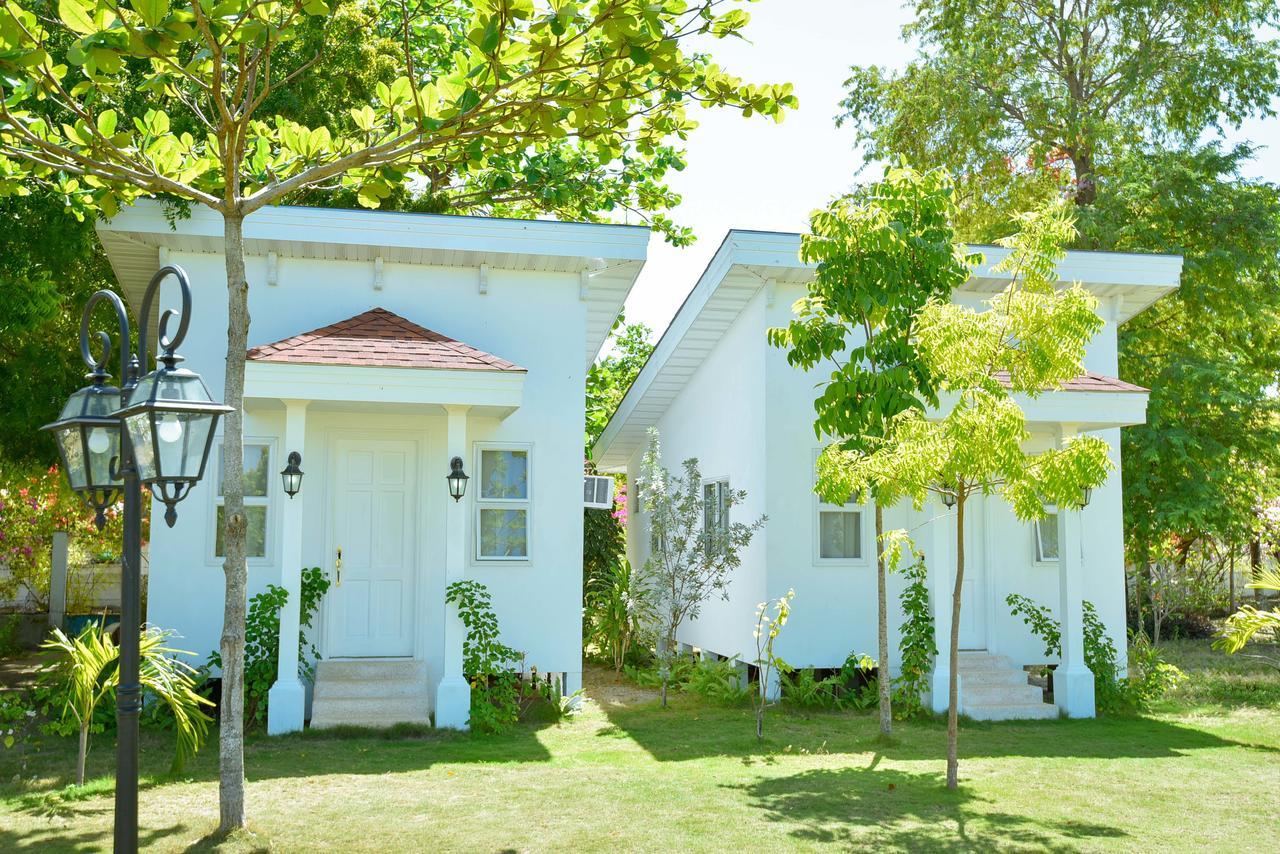 Casablanca By The Sea Hotel Olango Island Exterior foto